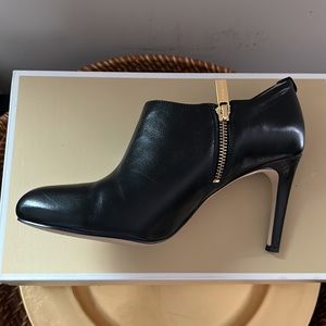 Micheal Kors -Sammy Ankle Boot